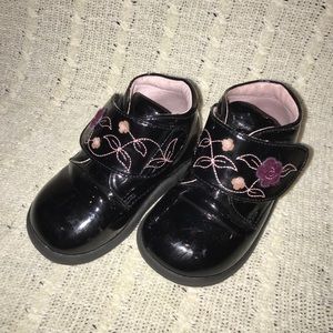 Little girl patent booties